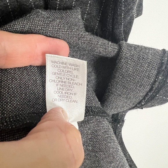 J. Jill Ponte Knit Charcoal Gray Pinstripe 3/4 Sleeve Knee Length Shift Dress M - Picture 11 of 11